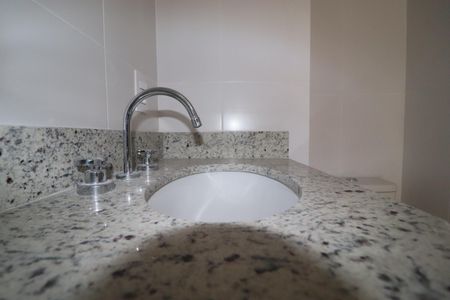 Apartamento à venda com 58m², 2 quartos e 1 vagaBanheiro 2