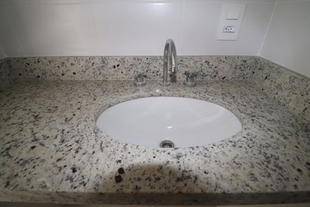 Apartamento à venda com 58m², 2 quartos e 1 vagaBanheiro 2