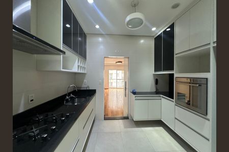 Apartamento à venda com 120m², 3 quartos e 2 vagasCozinha