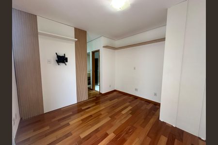 Apartamento à venda com 120m², 3 quartos e 2 vagasSuíte 1