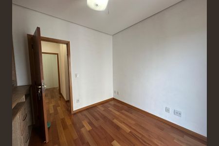 Apartamento à venda com 120m², 3 quartos e 2 vagasQuarto