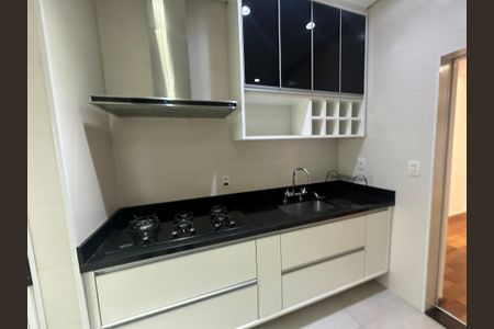 Apartamento à venda com 120m², 3 quartos e 2 vagasCozinha