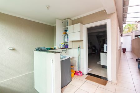 Casa à venda com 217m², 3 quartos e 6 vagasQuintal