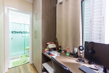 Casa à venda com 217m², 3 quartos e 6 vagasQuarto 2