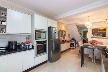 Casa à venda com 217m², 3 quartos e 6 vagasCozinha 