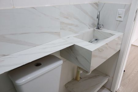 Banheiro de kitnet/studio para alugar com 1 quarto, 27m² em Conceicao, Osasco