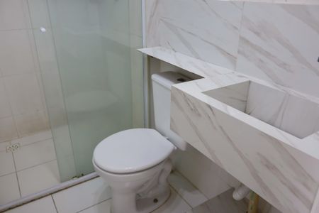 Banheiro de kitnet/studio para alugar com 1 quarto, 27m² em Conceicao, Osasco