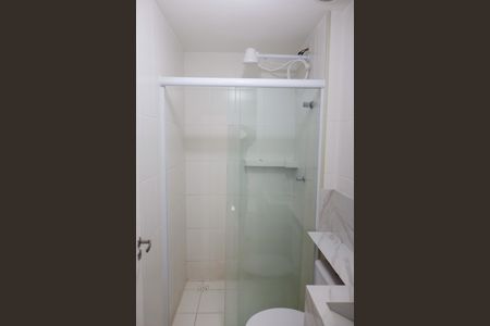 Banheiro de kitnet/studio para alugar com 1 quarto, 27m² em Conceicao, Osasco
