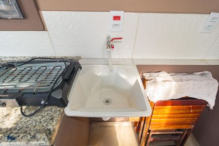 Casa de condomínio para alugar com 33m², 1 quarto e 1 vagaDetalhe - Garagem