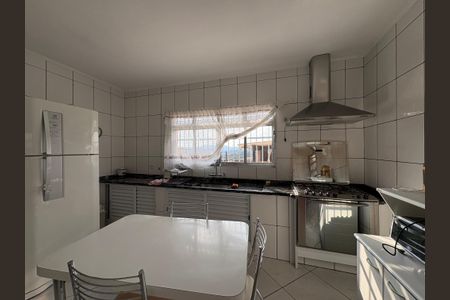 Casa à venda com 365m², 3 quartos e 6 vagasCozinha