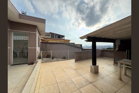 Casa à venda com 365m², 3 quartos e 6 vagasQuintal/ Churrasqueira 
