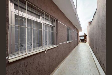 Casa à venda com 365m², 3 quartos e 6 vagasCorredor Externo 