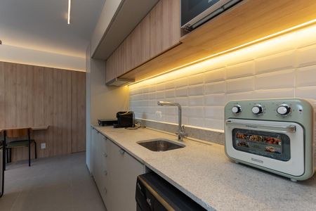 Cozinha  de apartamento para alugar com 2 quartos, 68m² em Água Branca, São Paulo
