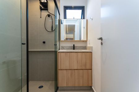 Banheiro Social de apartamento para alugar com 2 quartos, 68m² em Água Branca, São Paulo