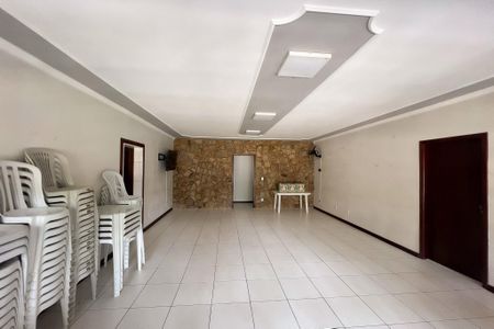 Apartamento para alugar com 48m², 2 quartos e 1 vaga Apartamento para alugar com 48m², 2 quartos e 1 vagaÁrea comum - Salão de festas