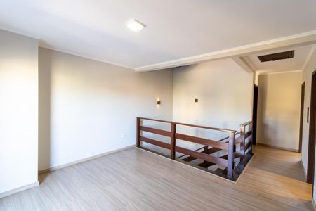 Casa à venda com 300m², 4 quartos e 3 vagas Casa à venda com 300m², 4 quartos e 3 vagasSala 2