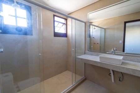 Casa à venda com 300m², 4 quartos e 3 vagas Casa à venda com 300m², 4 quartos e 3 vagasBanheiro da Suíte