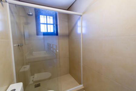 Casa à venda com 300m², 4 quartos e 3 vagas Casa à venda com 300m², 4 quartos e 3 vagasBanheiro Social