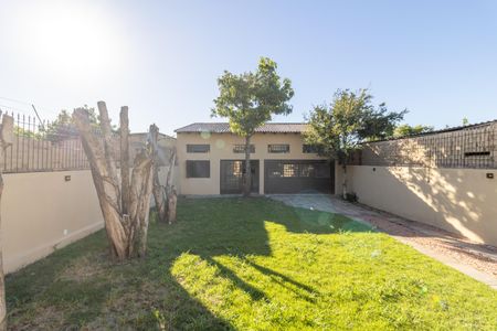 Casa à venda com 300m², 4 quartos e 3 vagas Casa à venda com 300m², 4 quartos e 3 vagasÁrea Externa