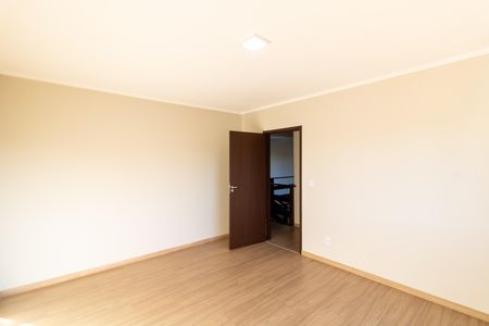 Casa à venda com 300m², 4 quartos e 3 vagas Casa à venda com 300m², 4 quartos e 3 vagasQuarto 1