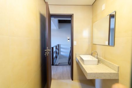 Casa à venda com 300m², 4 quartos e 3 vagas Casa à venda com 300m², 4 quartos e 3 vagasBanheiro Social