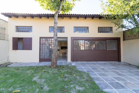 Casa à venda com 300m², 4 quartos e 3 vagas Casa à venda com 300m², 4 quartos e 3 vagasÁrea Externa