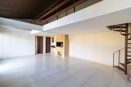 Casa à venda com 300m², 4 quartos e 3 vagas Casa à venda com 300m², 4 quartos e 3 vagasÁrea Comum