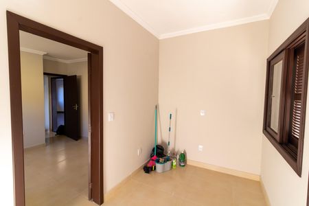 Casa à venda com 300m², 4 quartos e 3 vagas Casa à venda com 300m², 4 quartos e 3 vagasÁrea de Serviço