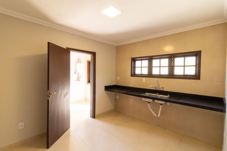 Casa à venda com 300m², 4 quartos e 3 vagas Casa à venda com 300m², 4 quartos e 3 vagasCozinha