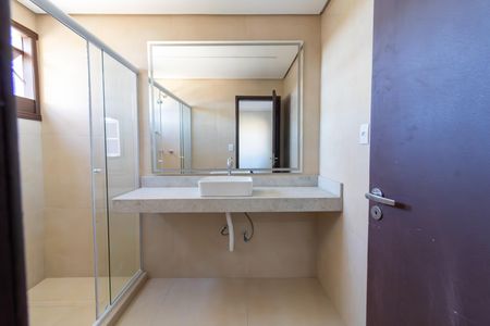 Casa à venda com 300m², 4 quartos e 3 vagas Casa à venda com 300m², 4 quartos e 3 vagasBanheiro da Suíte