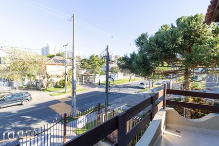 Casa à venda com 300m², 4 quartos e 3 vagas Casa à venda com 300m², 4 quartos e 3 vagasVista da Sacada