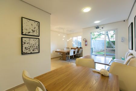 Apartamento à venda com 44m², 2 quartos e 1 vaga Apartamento à venda com 44m², 2 quartos e 1 vagaÁrea comum - Salão de Festas