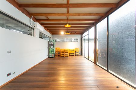 Apartamento à venda com 44m², 2 quartos e 1 vaga Apartamento à venda com 44m², 2 quartos e 1 vagaÁrea comum - Churrasqueira