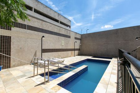 Apartamento à venda com 44m², 2 quartos e 1 vaga Apartamento à venda com 44m², 2 quartos e 1 vagaÁrea comum - Piscina