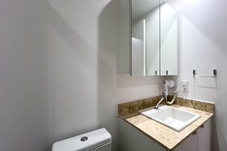 Studio para alugar com 30m², 1 quarto e sem vaga Studio para alugar com 30m², 1 quarto e sem vagaBanheiro