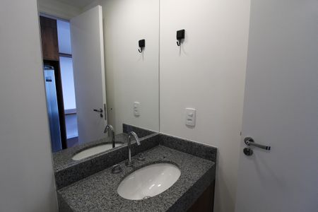 Banheiro de apartamento para alugar com 1 quarto, 35m² em Butantã, São Paulo