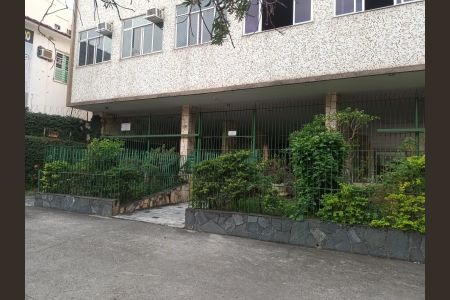 Apartamento à venda com 65m², 2 quartos e 1 vagaFachada