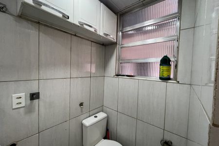 Banheiro de kitnet/studio para alugar com 1 quarto, 25m² em Freguesia (ilha do Governador), Rio de Janeiro