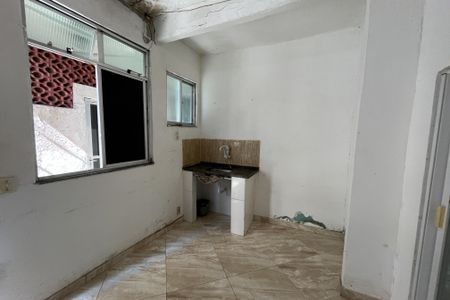 Sala de kitnet/studio para alugar com 1 quarto, 25m² em Freguesia (ilha do Governador), Rio de Janeiro