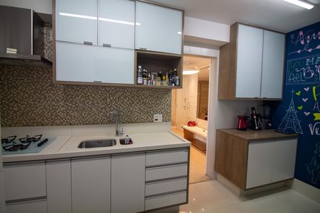Apartamento à venda com 100m², 2 quartos e 2 vagas Apartamento à venda com 100m², 2 quartos e 2 vagasCozinha