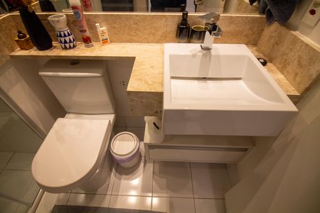 Apartamento à venda com 100m², 2 quartos e 2 vagas Apartamento à venda com 100m², 2 quartos e 2 vagasBanheiro