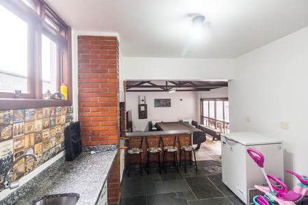 Casa de condomínio à venda com 385m², 4 quartos e 4 vagasVaranda
