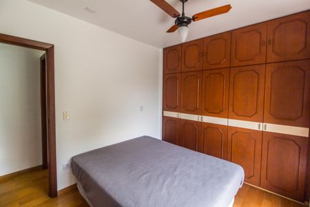 Casa de condomínio à venda com 385m², 4 quartos e 4 vagasQuarto 3