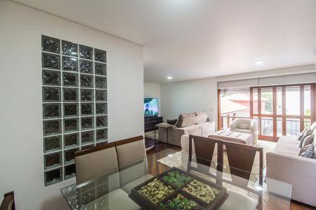 Casa de condomínio à venda com 385m², 4 quartos e 4 vagasSala 