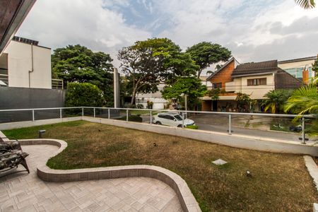 Casa de condomínio à venda com 385m², 4 quartos e 4 vagasVaranda