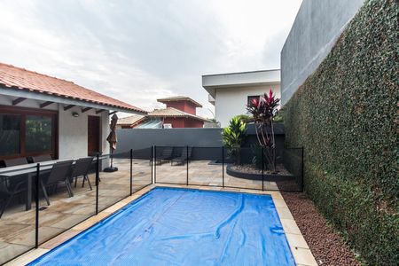 Casa de condomínio à venda com 385m², 4 quartos e 4 vagasPiscina