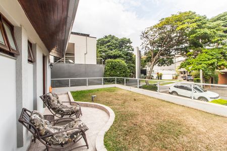 Casa de condomínio à venda com 385m², 4 quartos e 4 vagasVaranda