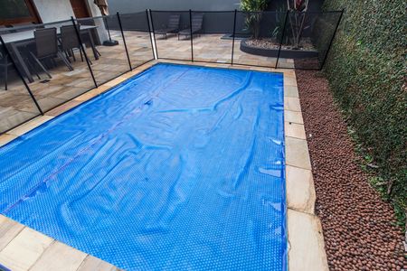 Casa de condomínio à venda com 385m², 4 quartos e 4 vagasPiscina