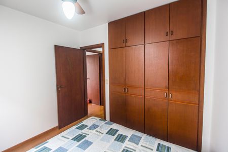 Casa de condomínio à venda com 385m², 4 quartos e 4 vagasQuarto 4