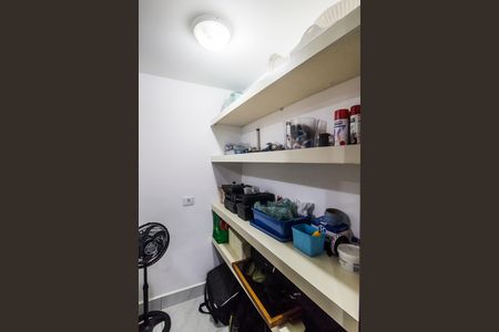 Casa de condomínio à venda com 385m², 4 quartos e 4 vagasDespensa